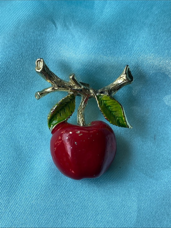 Gerry'S Jewelry - Vintage Signed Gerry’s Red Apple Brooch with Green Enamel Leaves